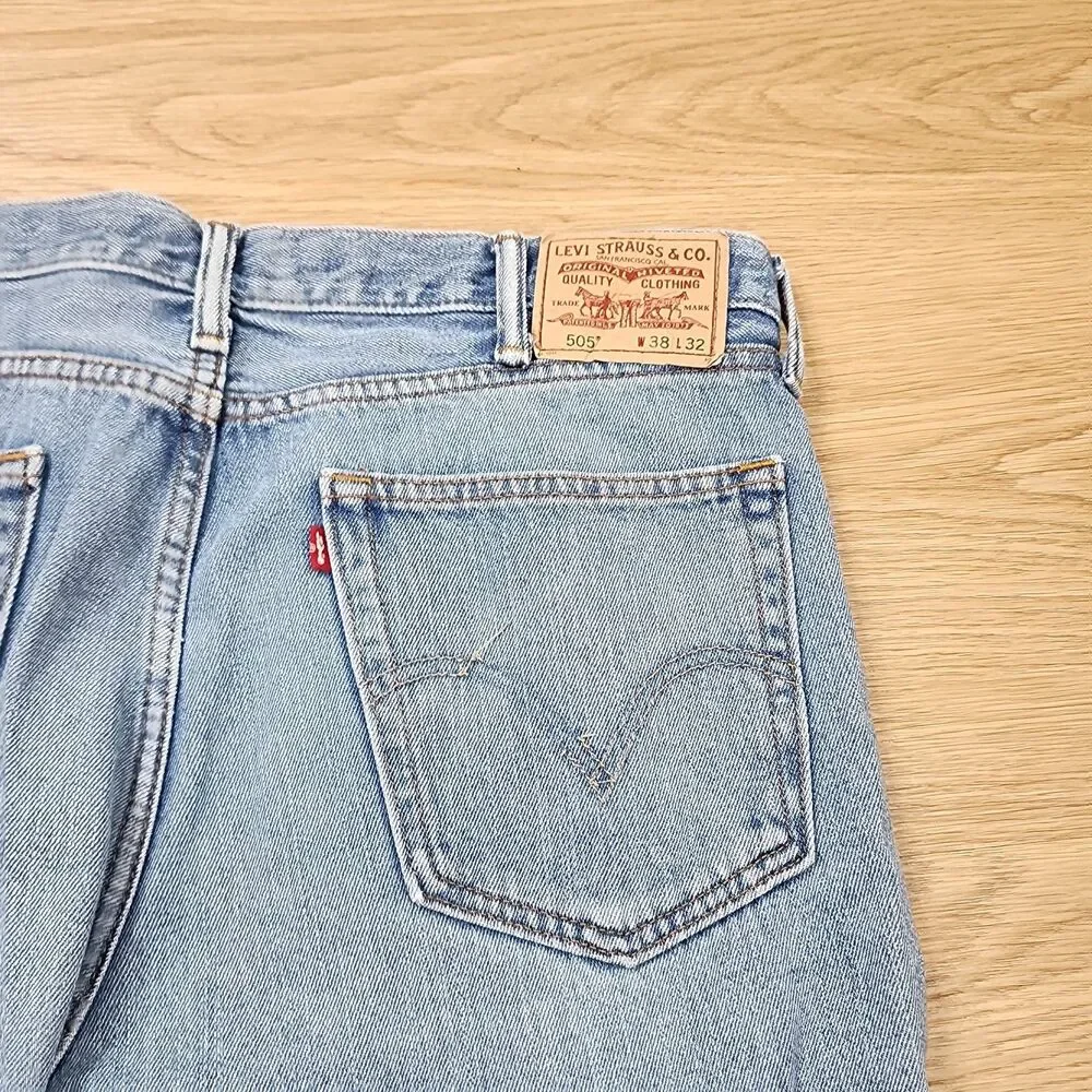 Vintage Levi's 505 Straight Fit 38x32 Jeans Heavy Denim Cowboy Work Rivets